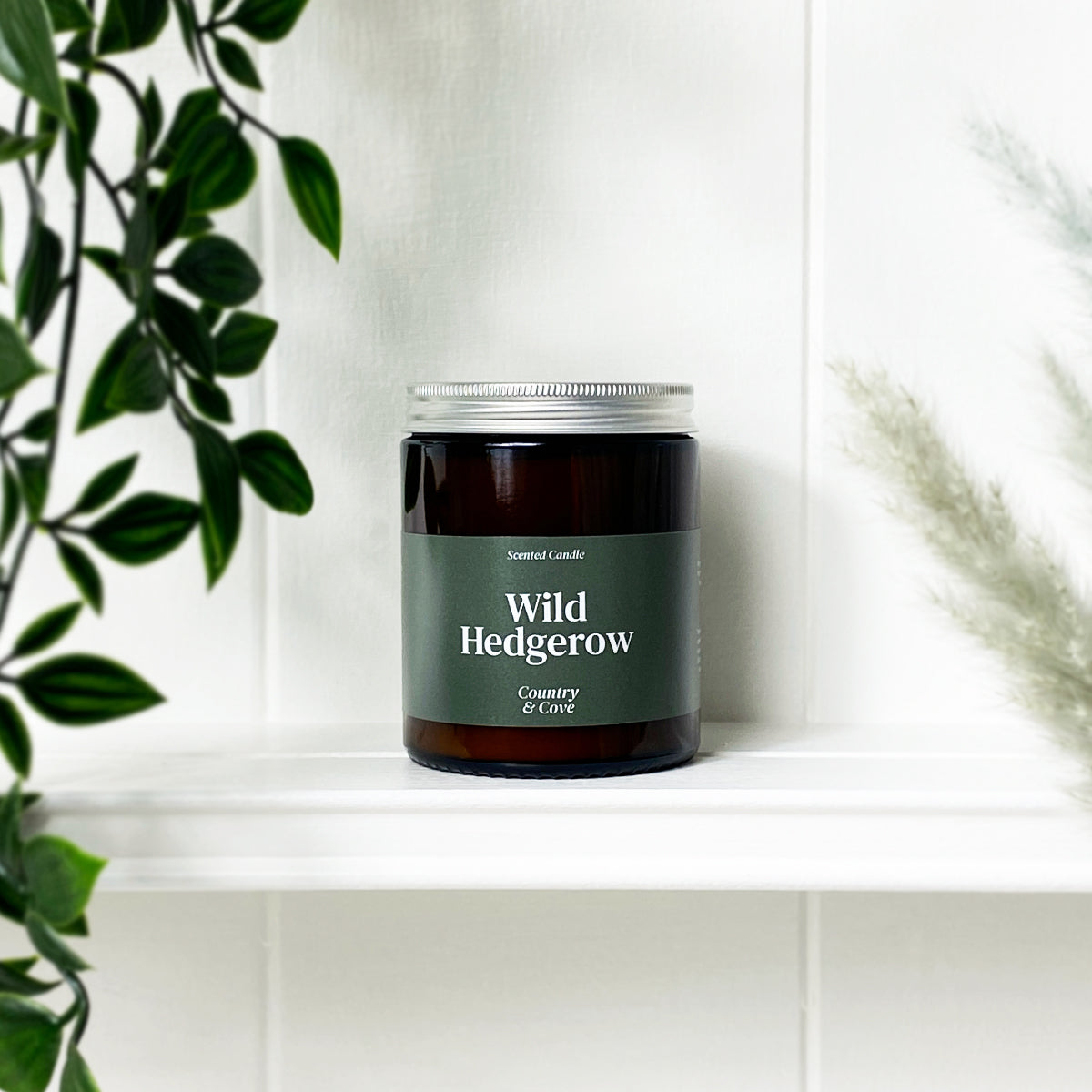 Wild Hedgerow Scented Candle with Blackberry and Bay fragrance by Country and Cove